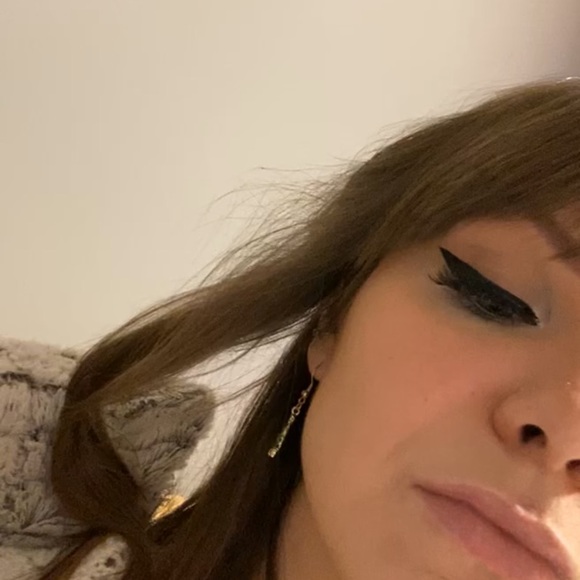 Meet your Posher, Inga - Picture 1 of 1